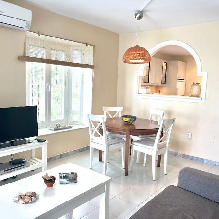 Fabulous Vacation In A 2 Bedroom Townhouse With 2 Terraces Overlooking The Sea, Suitable For 6 People 3 Swimming Pools Tennis And 200 Mts From The Sea El Faro Eksteriør bilde