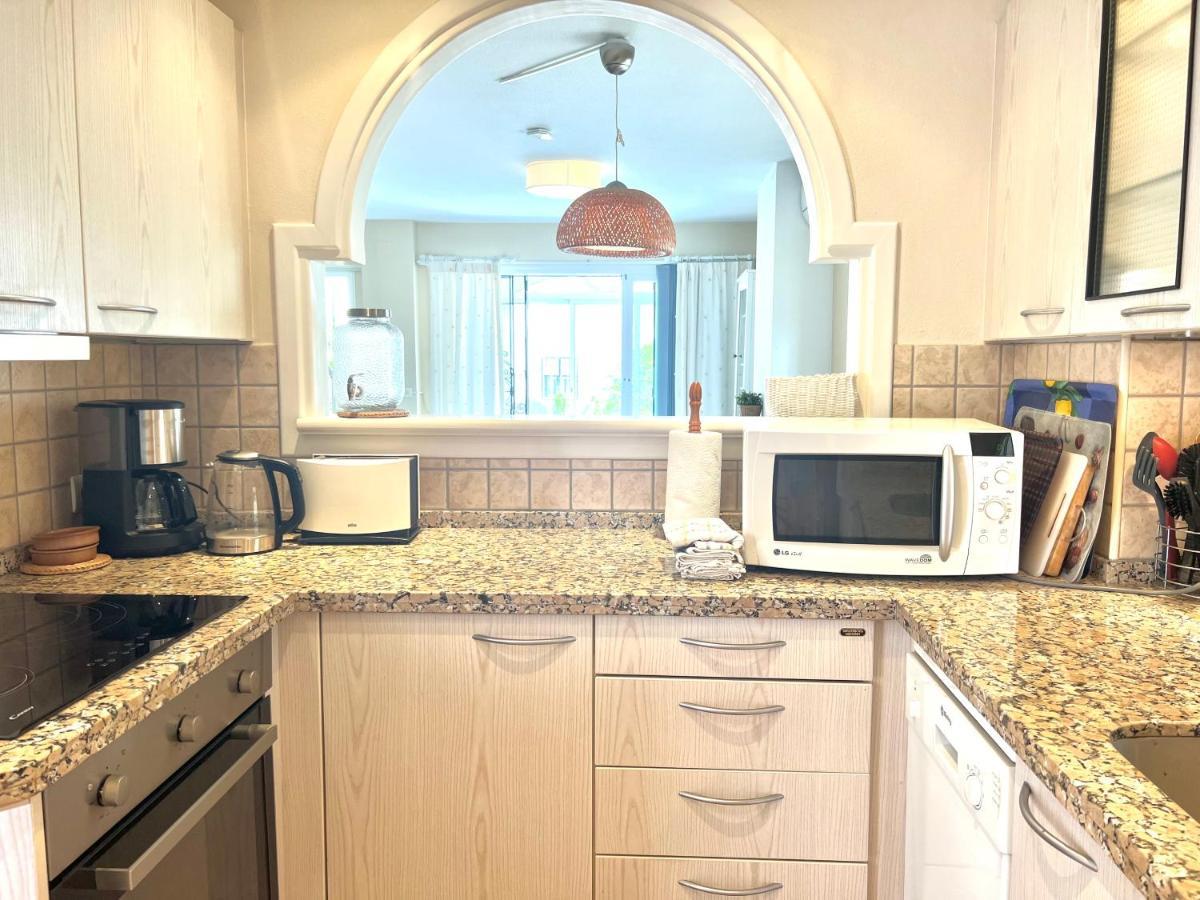 Fabulous Vacation In A 2 Bedroom Townhouse With 2 Terraces Overlooking The Sea, Suitable For 6 People 3 Swimming Pools Tennis And 200 Mts From The Sea El Faro Eksteriør bilde